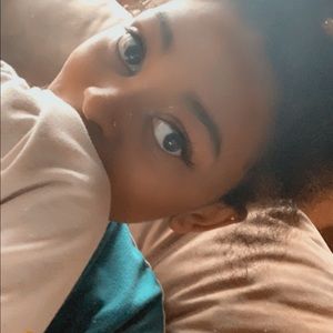 Meet your Posher, Ebonie